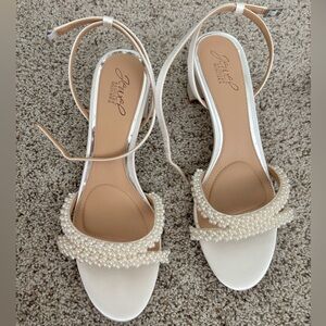 Jewel Badgley Mischka Ninnette Block Heel Sandals